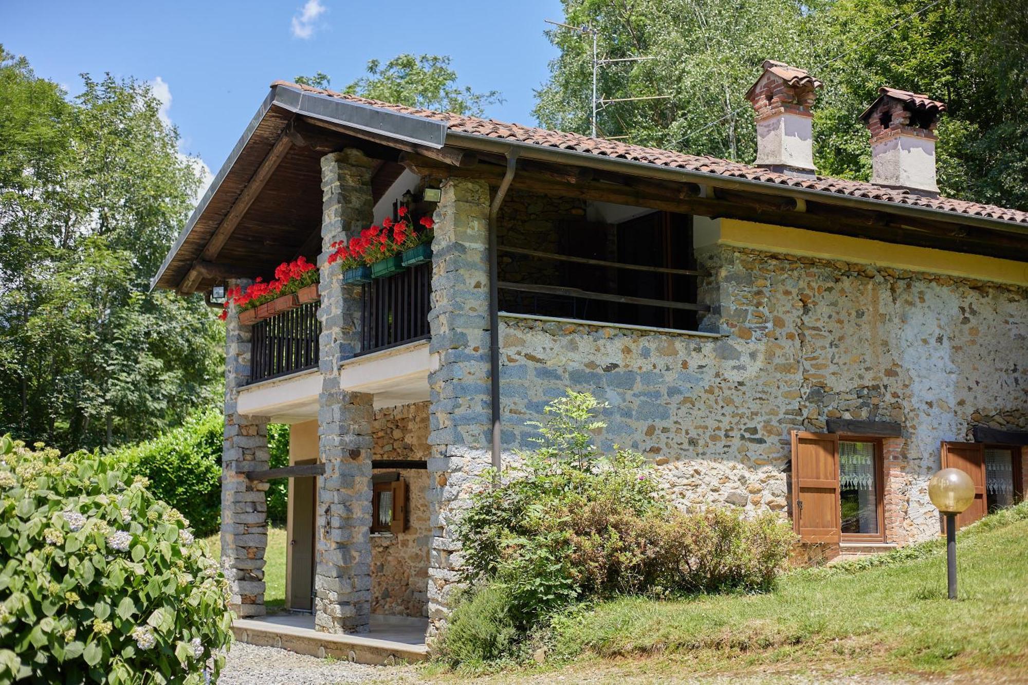 Villetta Con Giardino ⭑⭑⭑⭑⭑ - Wifi, Dogs Allowed Biella Exterior photo